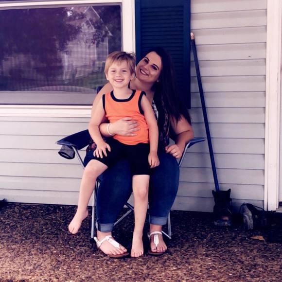 Meet your Posher, Laura - Picture 1 of 1